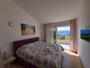 En eller flere senge i et værelse på Luxury Villa Lidija + 31 billeder