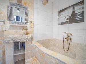 Kúpeľňa v ubytovaní Villa Lea Lana by Interhome