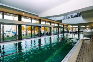 Gallery image of Hotel Yacht Wellness & Business in Siófok