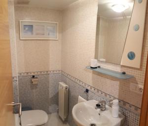 A bathroom at Excelsior. Espectacular y exclusivo apartamento en Sallent de Gállego.