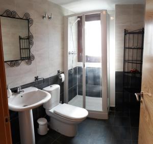 A bathroom at Excelsior. Espectacular y exclusivo apartamento en Sallent de Gállego.