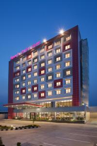 a rendering of a hotel at night at favehotel Hasyim Ashari Tangerang in Tangerang