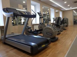 Fitness centrum a/nebo fitness zařízení v ubytování Bashkiria Hotel