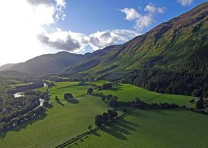 Naturlandskabet i nærheden af feriehuset + 5 billeder