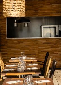 Thalazur Port-Camargue - Hotel & Spa的厨房或小厨房