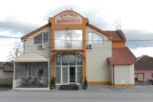 Budova, kde se hotel nachází