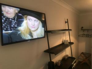 TV a/nebo společenská místnost v ubytování The Reubens