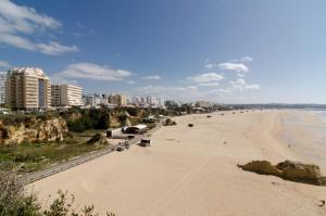 Gallery image of Rocha Tower by Beach Rentals in Portimão