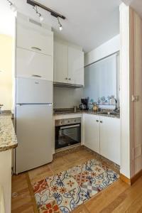 Kuchnia lub aneks kuchenny w obiekcie Noia Compostellae Beach