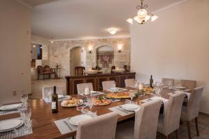 מסעדה או מקום אחר לאכול בו ב-Iason Villas – Chania, Crete