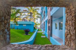 ヌエボ・バジャルタにあるMiami Innの窓越しの景色