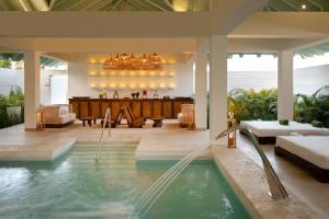 Bazén v ubytování Meliá Punta Cana Beach Wellness Inclusive - Adults only nebo v jeho okolí