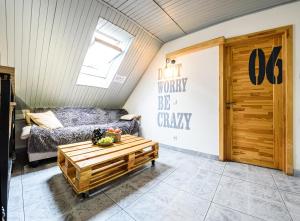 Posezení v ubytování Eco Hostel DROVA