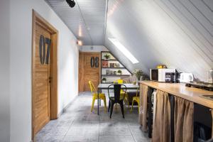 Kuchyň nebo kuchyňský kout v ubytování Eco Hostel DROVA