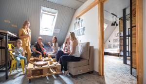 Posezení v ubytování Eco Hostel DROVA