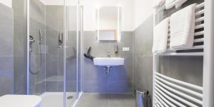 Koupelna v ubytování Hotel Schwarzer Adler Jever