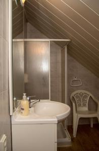 Koupelna v ubytování Apartmány U Kocoura pod Klínovcem