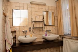 Kúpeľňa v ubytovaní Apartmány U Kocoura pod Klínovcem