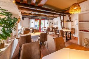 Posezení v ubytování CONTEL Hotel