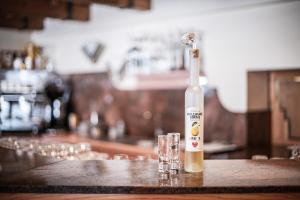 Nápoje v ubytovaní Hotel Serles