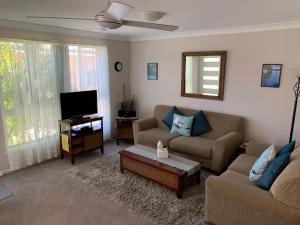 Μια τηλεόραση ή/και κέντρο ψυχαγωγίας στο Beach Haven Villa