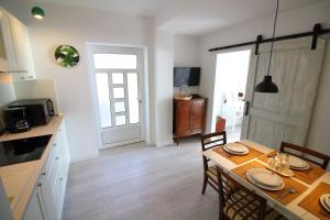 Kuchyňa alebo kuchynka v ubytovaní Tramontana Windward - Cozy and charming apartment in beautiful Volosko