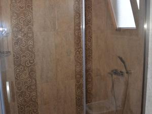 A bathroom at Konak Sari