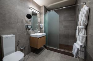 Vannituba majutusasutuses Opera Suite Hotel