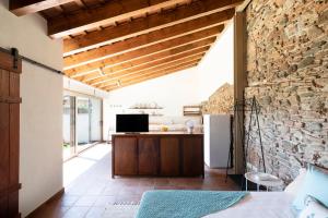 A kitchen or kitchenette at RUSTIC & CHIC b&b