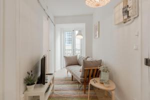 Кът за сядане в Sunny Bairro Alto & Chiado Apartment, By TimeCooler