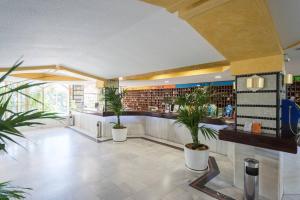 Lobbyen eller receptionen på BenalBeach Casa Kito + 72 billeder