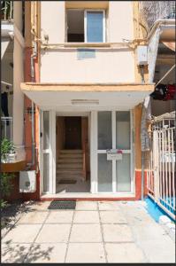 Gallery image of Bright Spacious Two-Bedroom Apartment in Thessaloniki