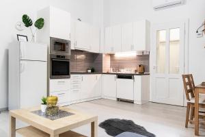 Kuchyňa alebo kuchynka v ubytovaní Dora apartment near Buda Castle with PARKING!