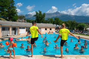 Poolen vid eller i närheten av L'Ecrin du Lac