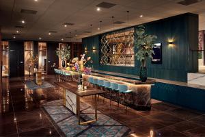 Lounge nebo bar v ubytování Van der Valk Hotel Haarlem