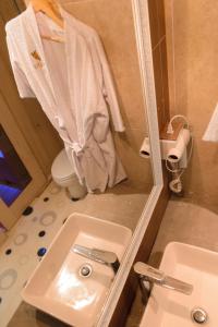 A bathroom at Hotel Paradis Suite Cusco