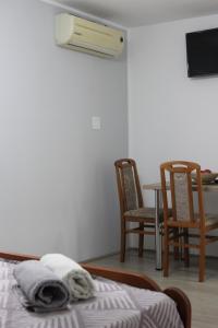 TV a/nebo společenská místnost v ubytování S. A. L. Prenociste