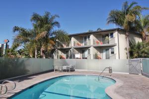 The swimming pool at or close to The M Malibu