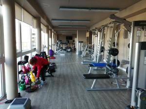 a young child playing in a gym at star apartment olivos in Olivos