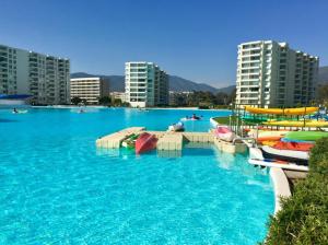 Πισίνα στο ή κοντά στο Departamento en primera línea, Papudo Laguna