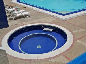 Bazén v ubytování Girardot Resort nebo v jeho okolí