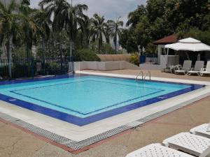 Bazén v ubytování Girardot Resort nebo v jeho okolí