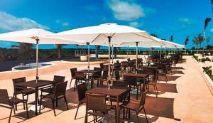 Restoran atau tempat lain untuk makan di Salinas Park Resort