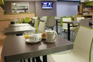 Restoran või mõni muu söögikoht majutusasutuses B&B HOTEL Aurillac Le Lioran