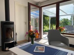 Posezení v ubytování Ferienhaus bei den Kreidefelsen - Ihr Zuhause auf Rügen
