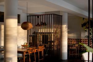 A restaurant or other place to eat at Casa Boumort