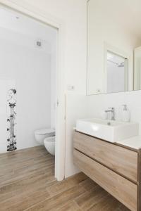 Kúpeľňa v ubytovaní MI HOME NAVIGLI + 28 fotografií