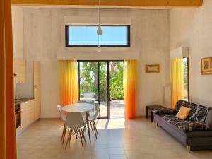 Χώρος καθιστικού στο Maison d'Hôtes Bleu Azur