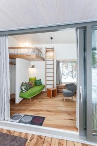 Una cama o camas en una habitación de Loisach 2