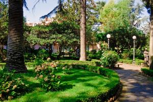 Jardín al aire libre en Resort Villa Antica